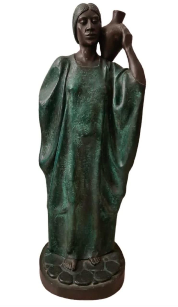 Mujer con cantaro